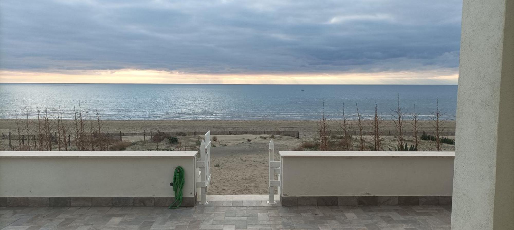The Suite On The Beach Torvaianica Zewnętrze zdjęcie